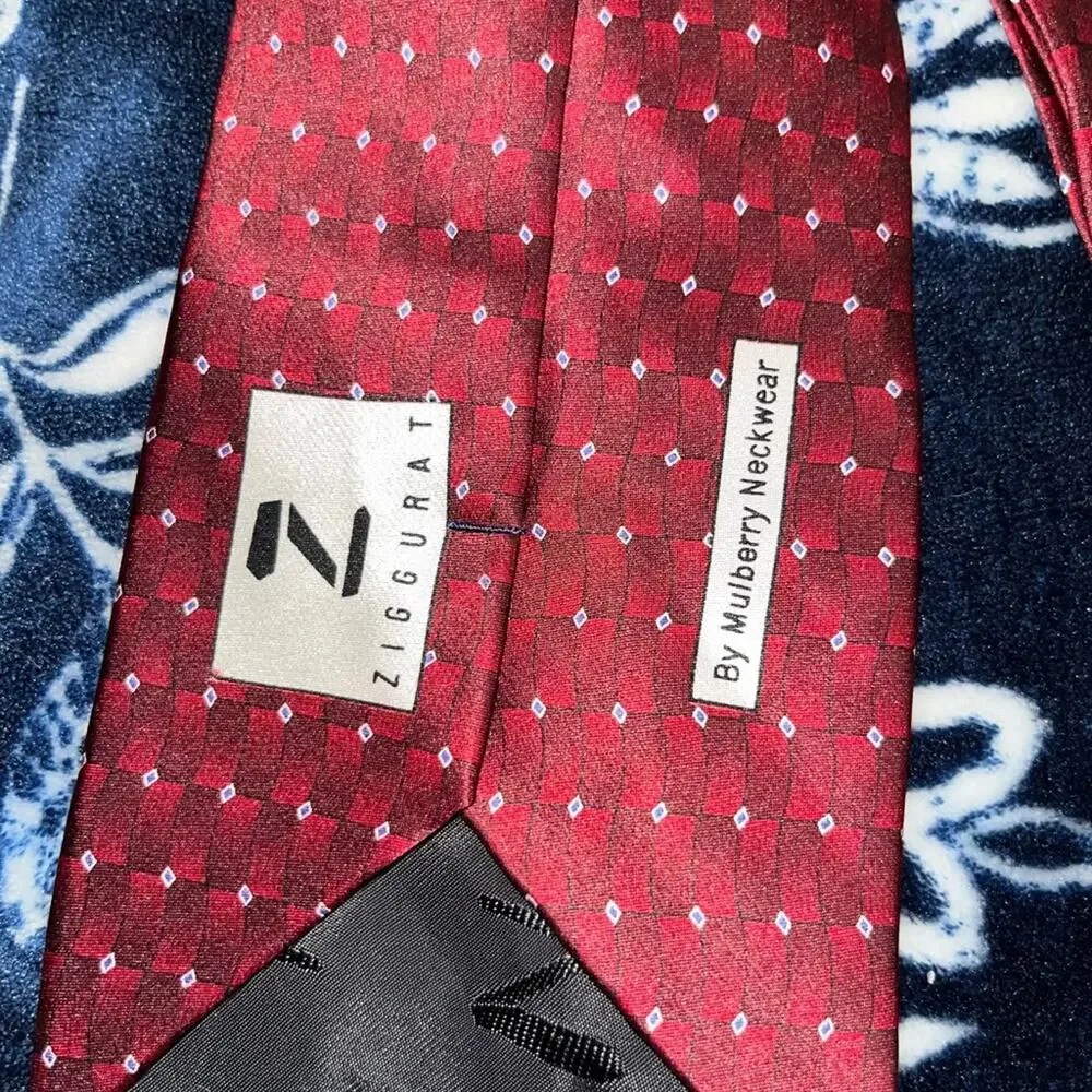 Vintage Mulberry Ziggurat Men's Necktie 100% Silk